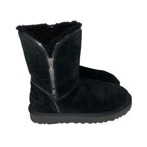 UGG Woman Shoes Size 7